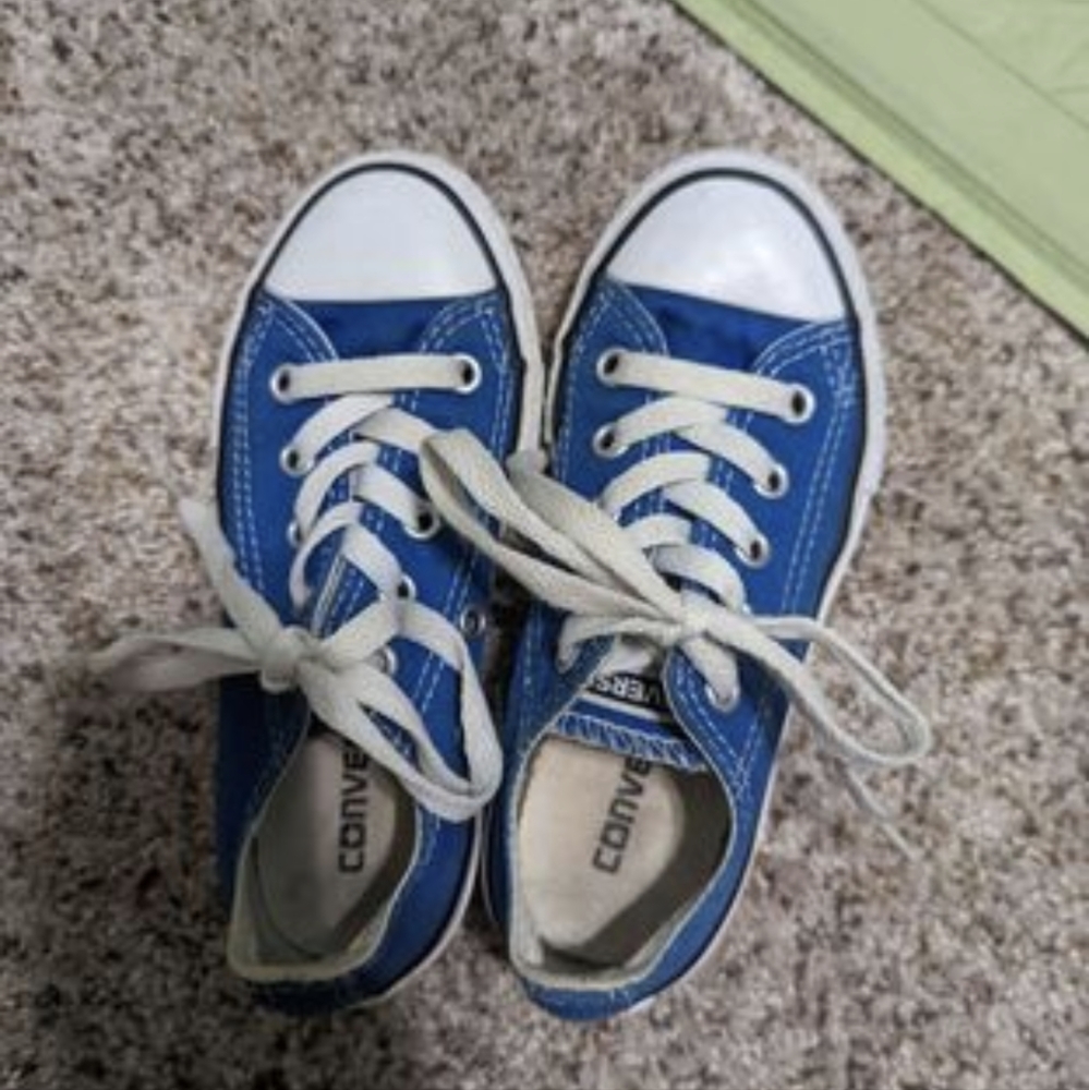 Toddler size 11 converse